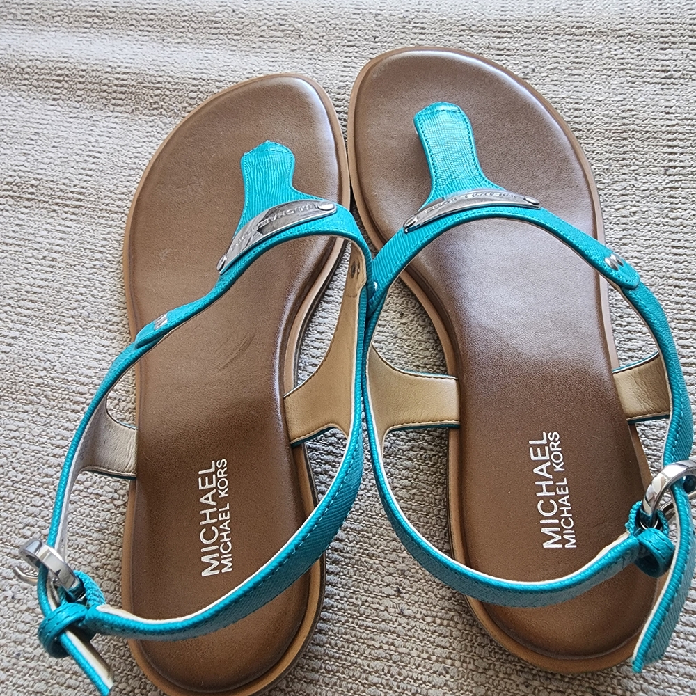 Michael Kors Blue and Brown Sandals with T-Strap Design - Picture 2 of 3